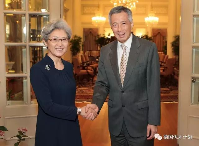 她在花甲之年成为中国外交界的女神