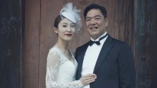 TVB女星宣布下嫁56岁富豪老公 甜蜜婚纱照曝光