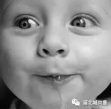 睡觉时流口水?这可能是4种疾病的信号！