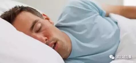 睡觉时流口水?这可能是4种疾病的信号！