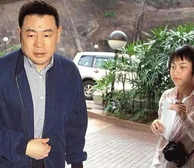 大儿子是千亿富豪小儿子也是百亿富豪女儿却只是一个普通人