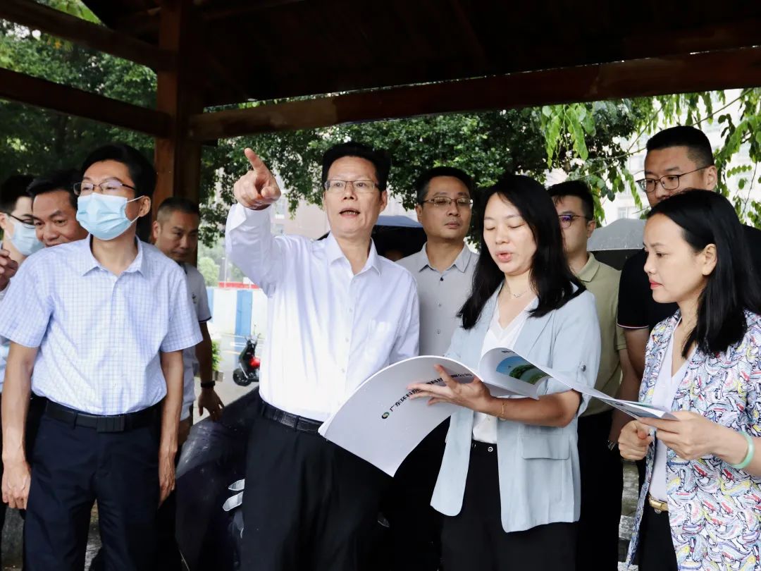 黄锐亮带队巡河并调研检查我市强降雨防范及污染防治攻坚工作
