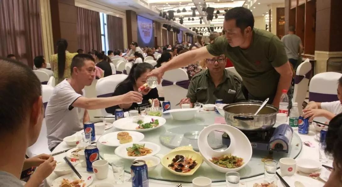 五喝五粮液 共筑云辰情