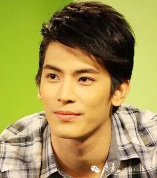 qq明星头像男生帅气_明星照片男生帅气_照片男生帅气生活照片