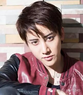 qq明星头像男生帅气_明星照片男生帅气_照片男生帅气生活照片