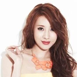 韩国女歌手、演员、主持人徐仁英演唱《分手吧》歌曲MV