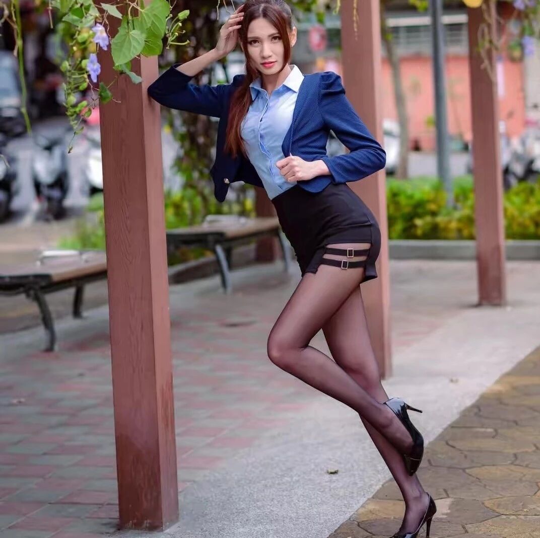 公园蓝色ol制服黑色包臀裙丝袜美女 美丝图集 微信公众号文章阅读 Wemp