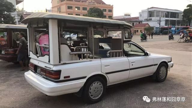 柬埔寨:在战乱中崩塌,在微笑中重生