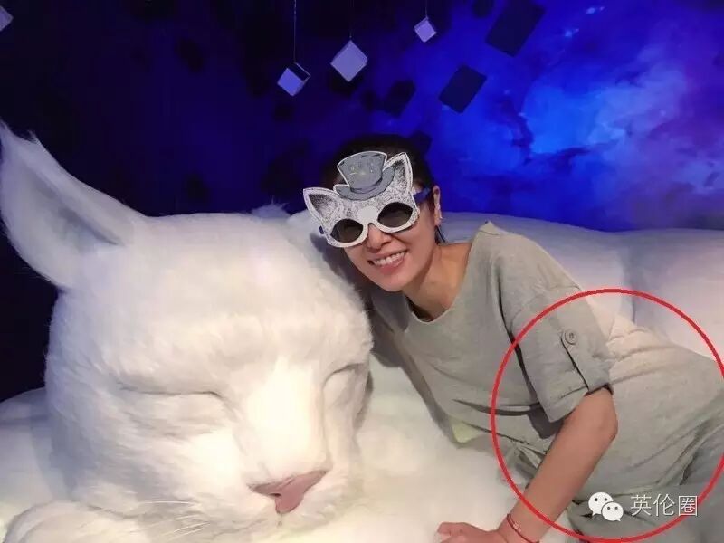 【10秒八卦】娱乐圈的怀孕潮来了吗?然而人家怀孕四个月还能走维秘大秀!-怀孕期