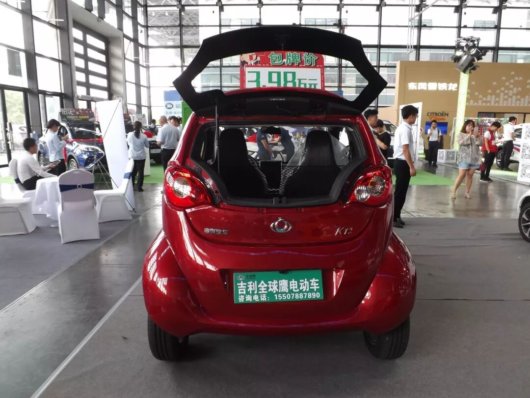 我从15万电动车到只卖3.98万,看完配置表你还敢买我吗