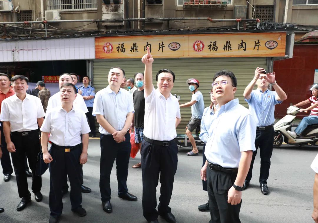副市长市公安局局长万秀奇带队深入我区八一桥街道指导文明创建工作