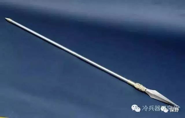 枪头无疑比矛头要轻,杀伤却一样,都是以刺,冲为住,再者,由于战车的