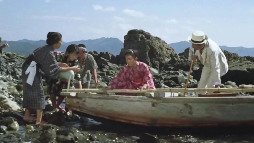 您的「赞」+「在看」，是对我最大的鼓励👇⭐二战前，日本妇女一段难以启齿的隐秘史~日本经典电影《望乡》