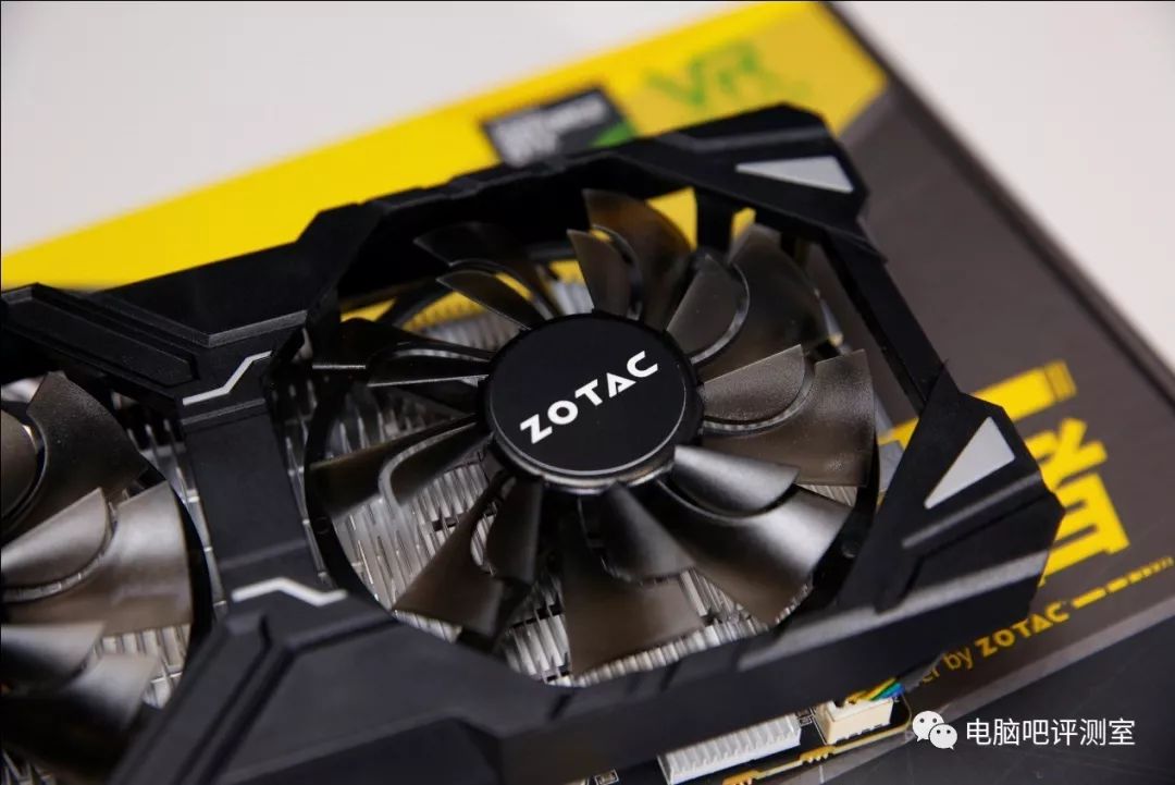 索泰gtx1060 6g毁灭者显卡采用了双风扇设计,子母扇叶,加强散热?