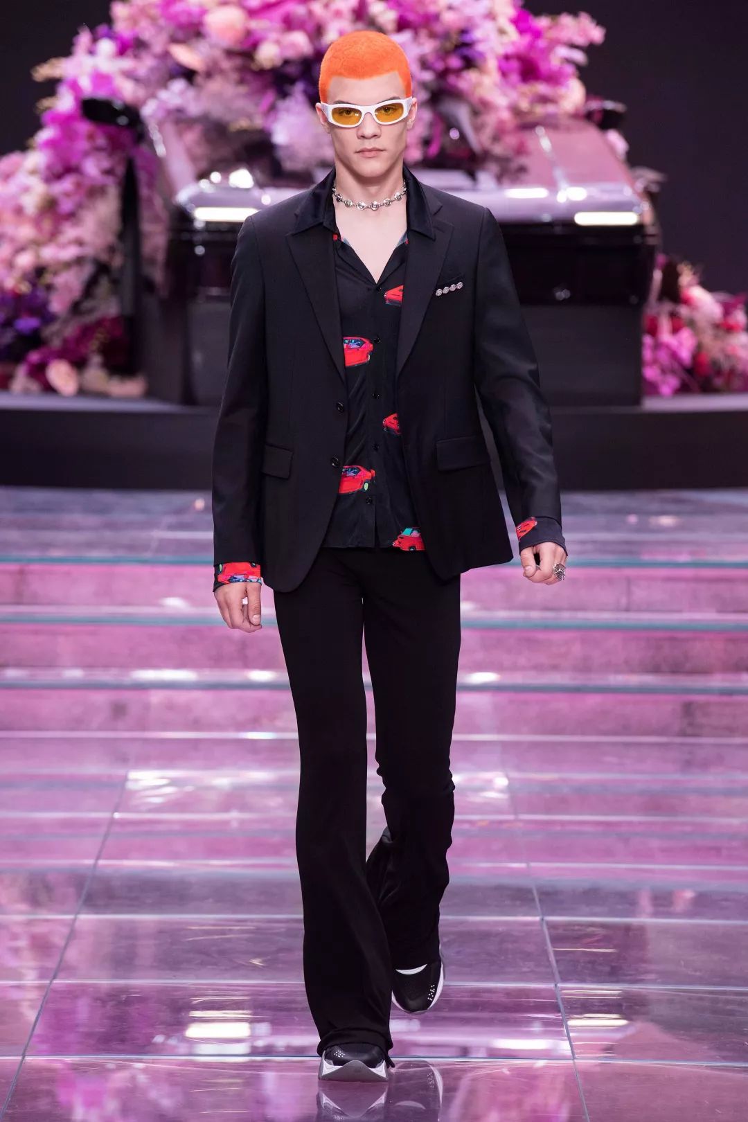 范思哲versace2020春夏男装系列无拘无束的个性表达