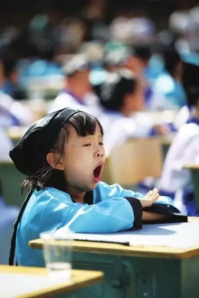 男子失踪12年在广州被同学发现,成断脚乞丐,家人将他接回浏阳;汨罗六旬老太肚大如怀孕,手术后发现竟是…丨早安湖南-怀孕期