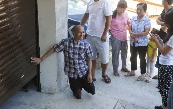 男子失踪12年在广州被同学发现,成断脚乞丐,家人将他接回浏阳;汨罗六旬老太肚大如怀孕,手术后发现竟是…丨早安湖南-怀孕期