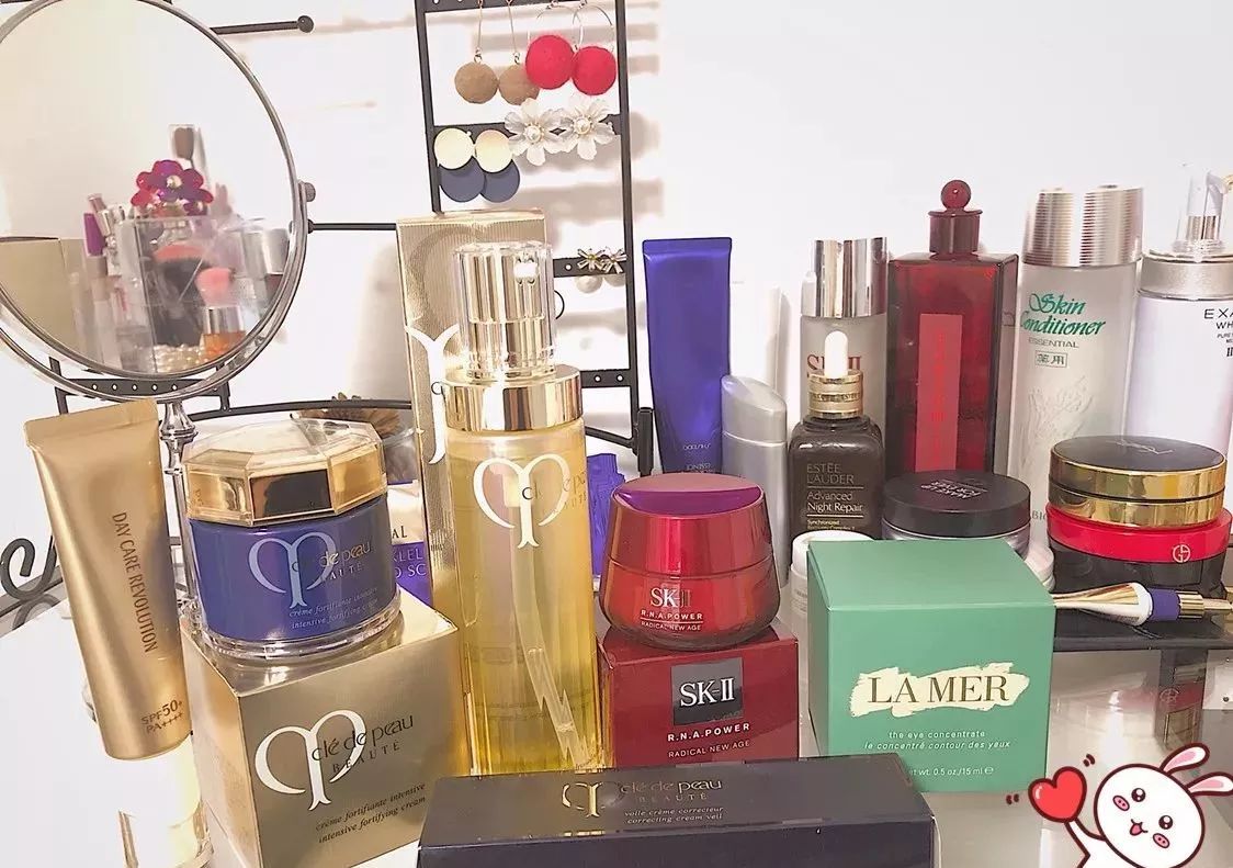 没有满桌化妆品的女生跟咸鱼有什么区别