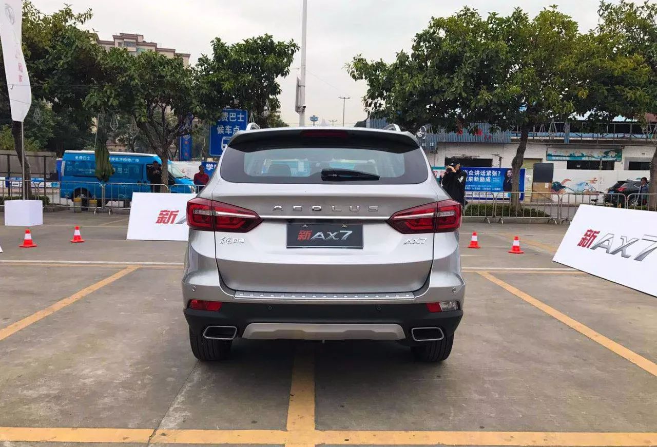 10~13万能买萨博底盘自动泊车的高配suv?