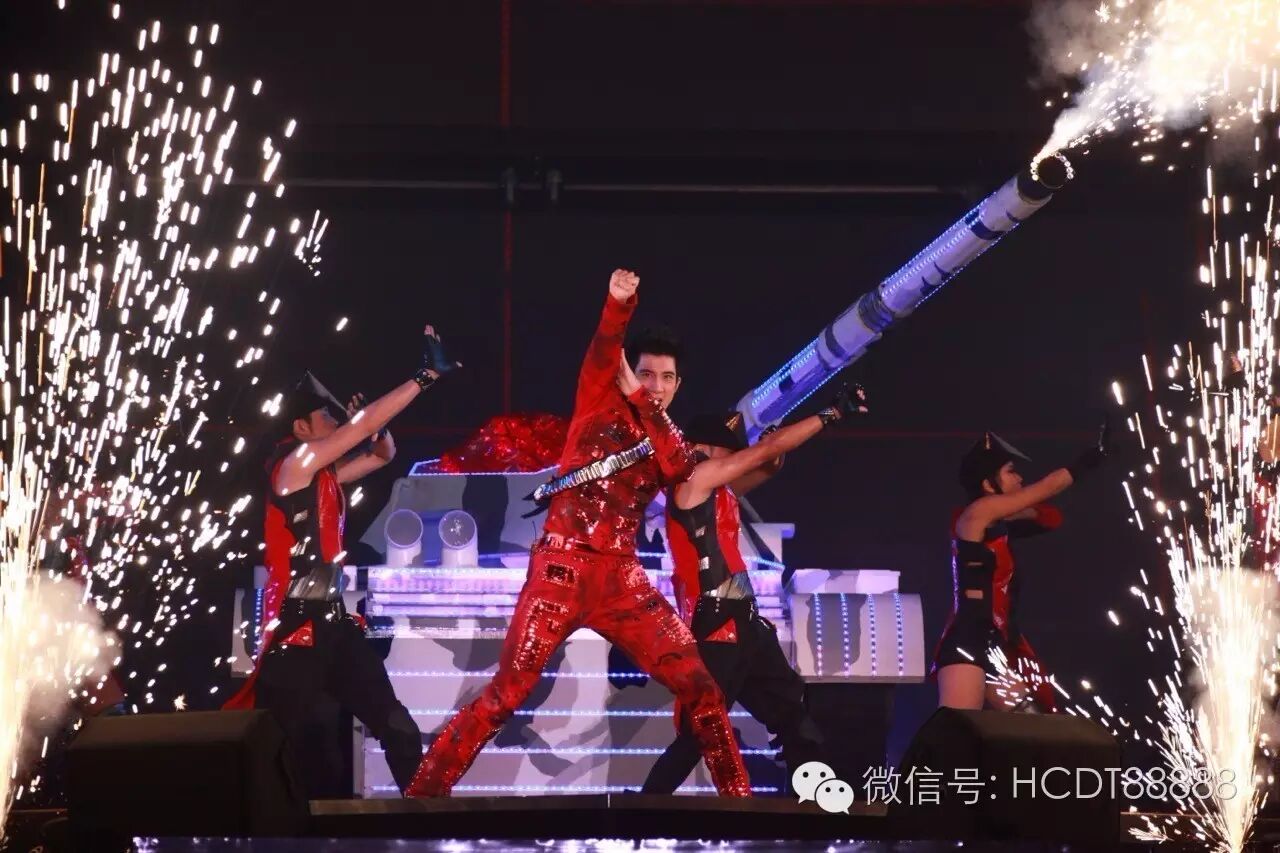【火力全开】王力宏鸟巢个唱电影预告片惊爆!