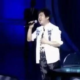 杨臣刚现唱成名曲《老鼠爱大米》你还记得吗?