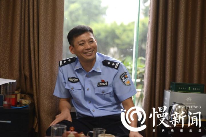 慢新闻丨重庆最帅刑警队长 满脸都写着闲人止步