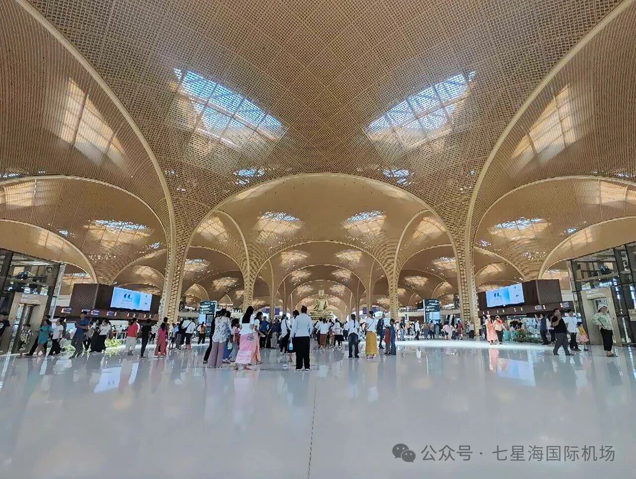 金边德崇国际机场首航七星海国际机场