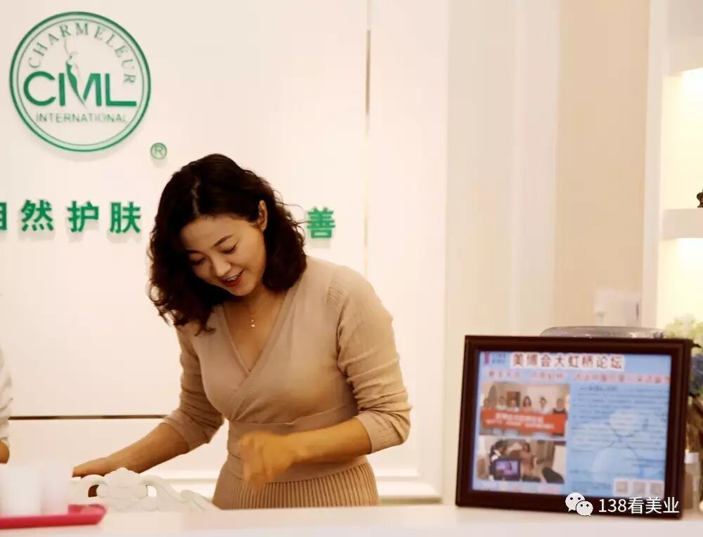 员工玩好朋友圈，美容院月入百万不是梦！