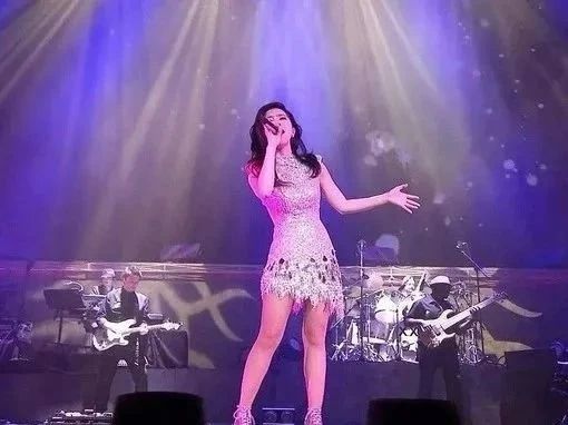 这首歪唱真绝了！ 发到群里大家听听！