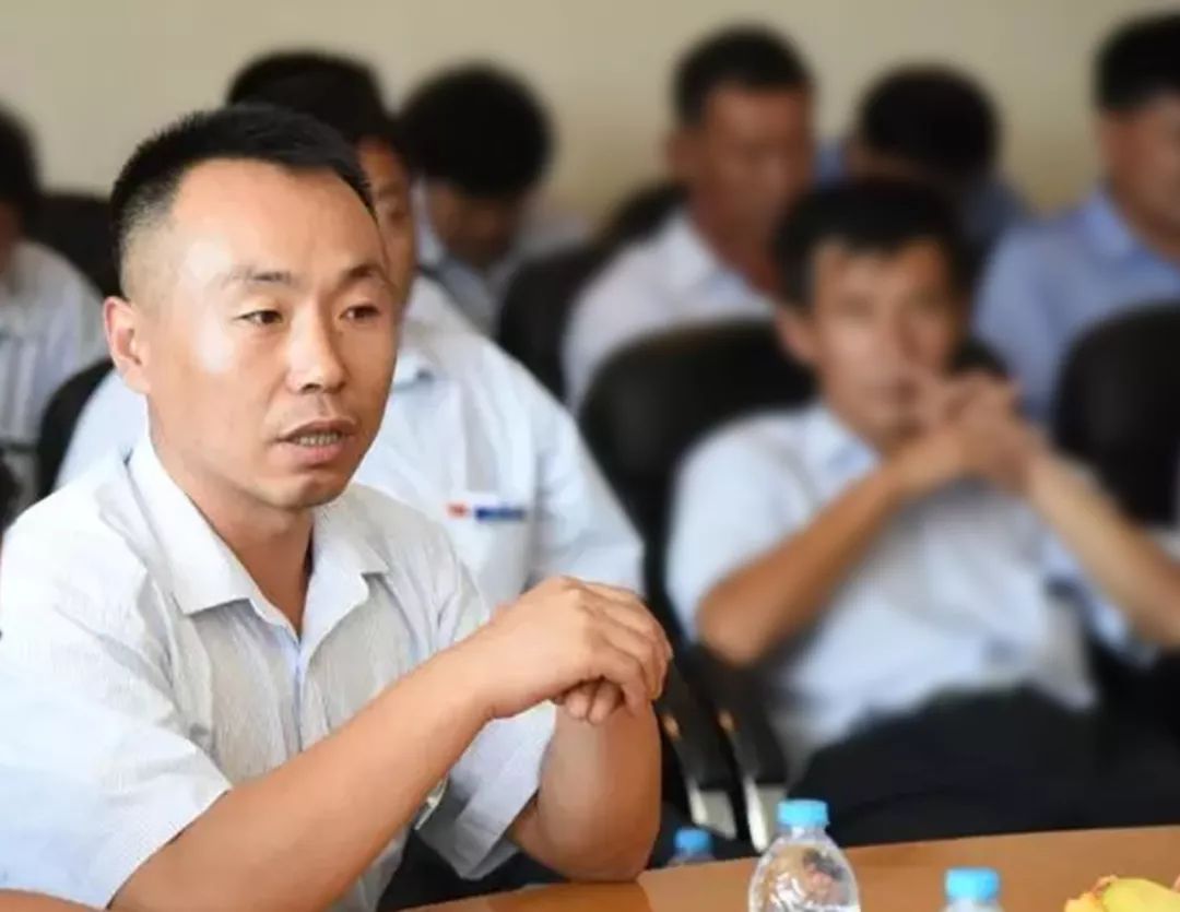 班车队队长李艳军发言