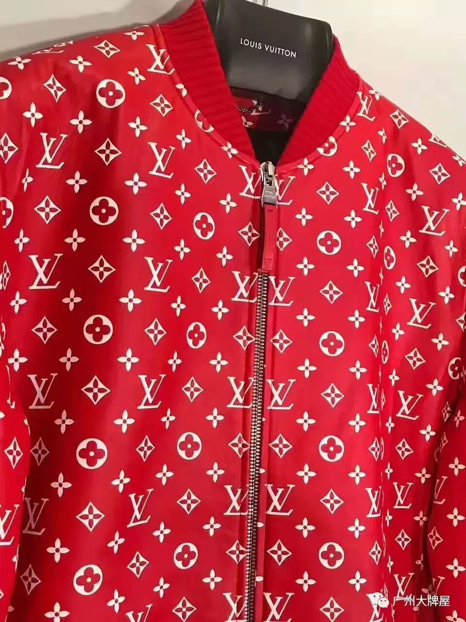 最最最最高! lv x supreme 联名款皮衣夹克