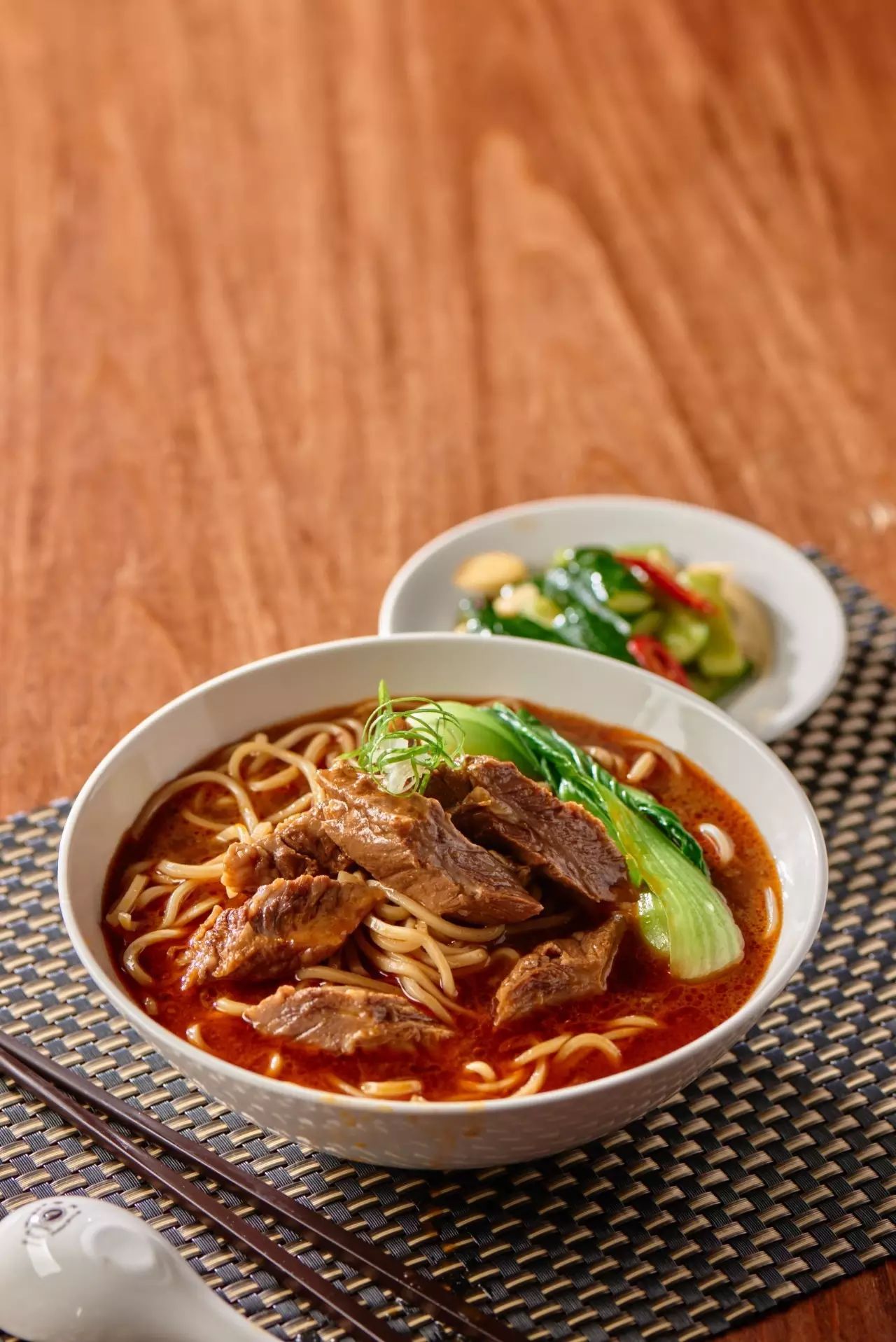 台湾招牌牛肉面!香菇鸡面!炸鸡排饭!