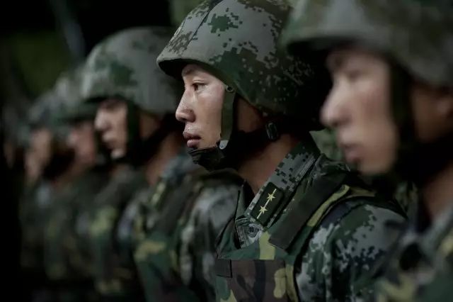 为什么中国军队的士兵都是精瘦型的？外国军迷这样说 | 音频 - 2