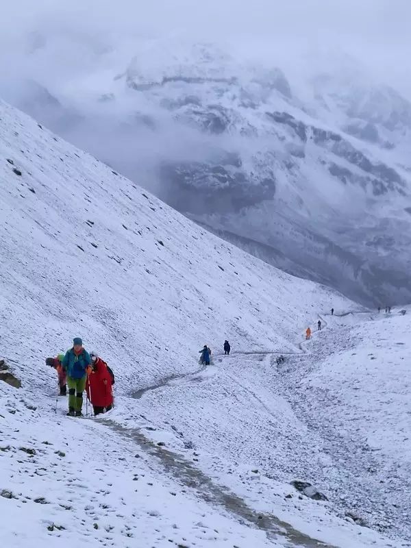 独山子人飞往喜马拉雅雪山深谷寻找雪山神灵