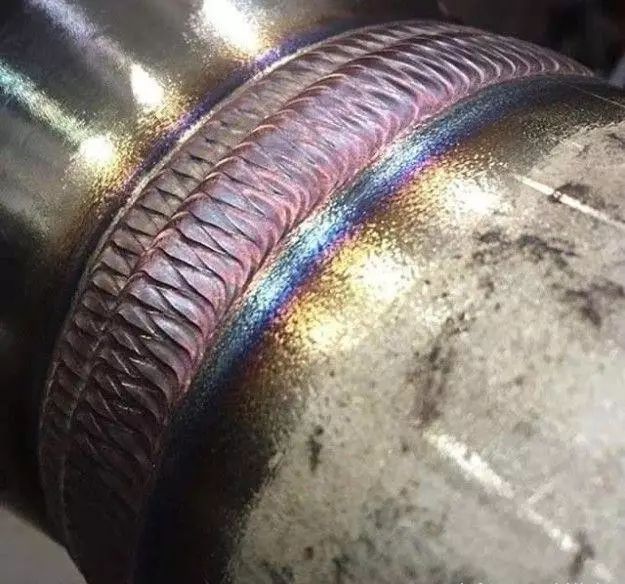 在钢铁上绣花美到爆表的鱼鳞焊焊工界最顶级的艺术品