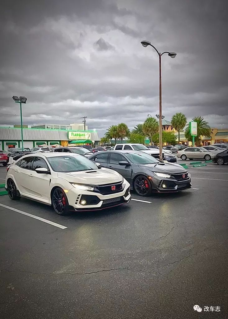 而今年3月份在日内瓦车展上发布的新一代本田思域type r(fk8)也成了