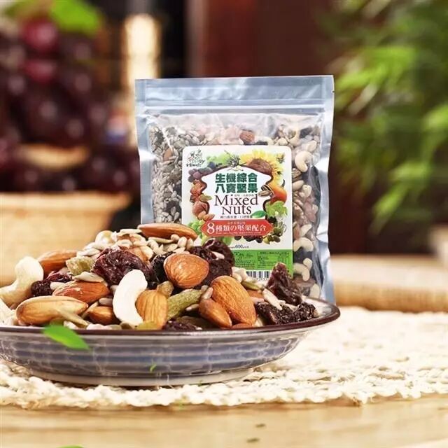 二胎出月子的昆凌与周杰伦同游日本,四肢纤细惹人羡慕!