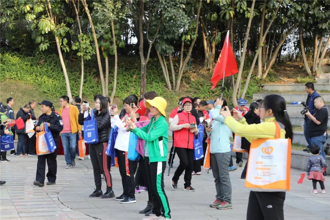 在现场,市政府副秘书长赖紫宁,市直机关工委书记范忠良,市直机关工委