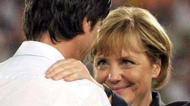 喜欢一个人是藏不住的，尤其是她的眼神。