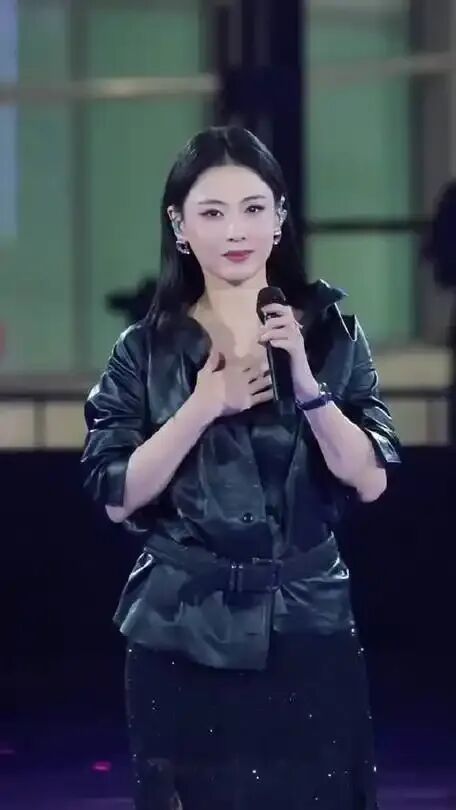 张柏芝北京冰丝带开场就是《星语心愿》!前奏一响,dna动了!