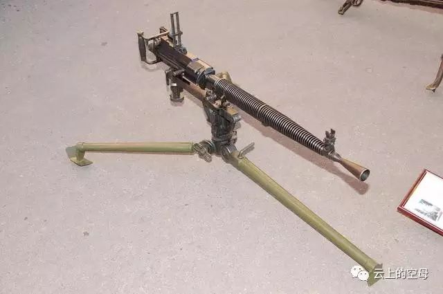 士兵们常常抱怨该型机枪不好,苏军不得不继续使用m1910型马克沁重机枪