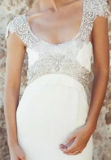 怀孕新娘婚礼禁忌大全!教你如何挑选和准备婚纱、婚鞋!-怀孕期