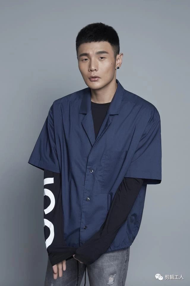 李荣浩:新一年,努力把英语学好