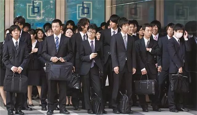 日本年轻人都不想买的房子，中国人却到日本去抢