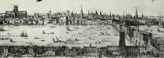 图二:从泰晤士河望向大火前的伦敦,1666年。左边是圣保罗大教堂,右边是覆盖了木房子的伦敦桥。