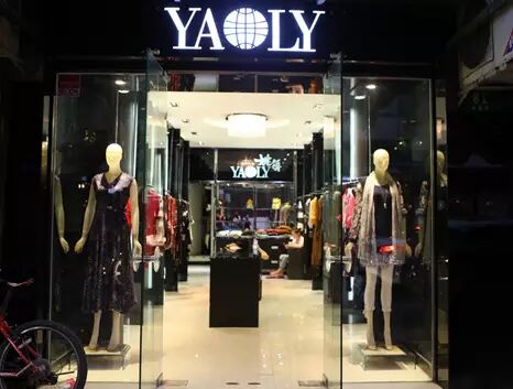 永康路东段仅剩的一家服装小店