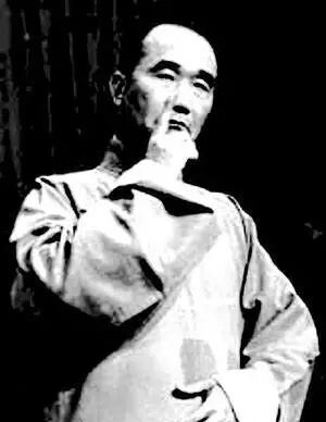 侯宝林先生经典摸鼻子动作