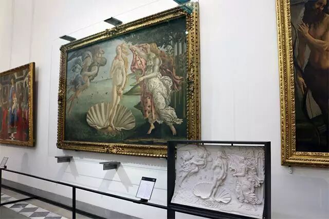 《维纳斯的诞生》与浮雕模型