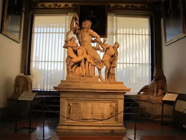 收藏于乌菲奇美术馆的《拉奥孔》复制品