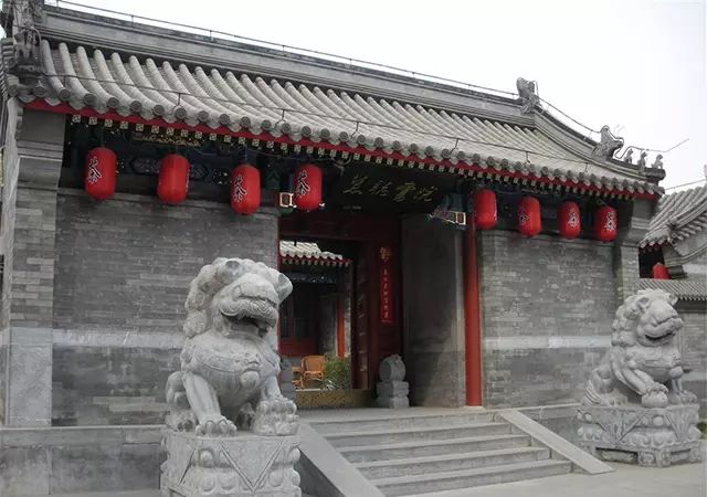 新中关大厦东北侧的慧聪书院